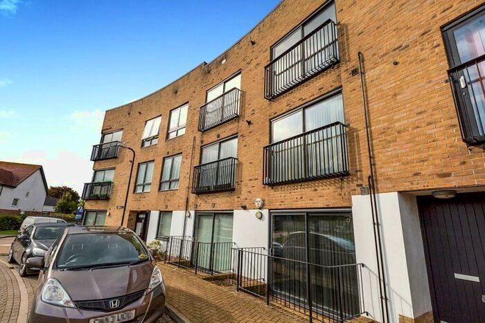 1 Bedroom Flat To Rent In Southfields Green, Gravesend, DA11