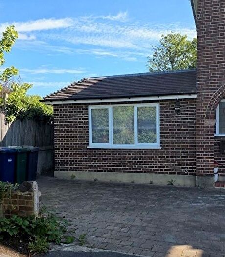 1 Bedroom Flat To Rent In Hatley Close, London, N11