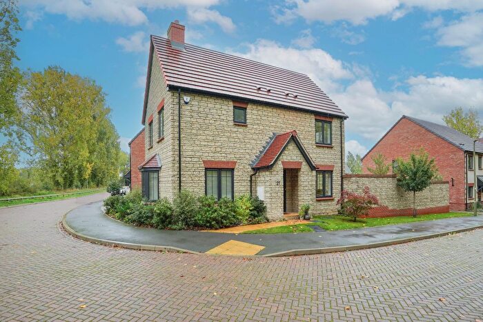 3 Bedroom Detached House For Sale In Davies Edge, Marcham, OX13