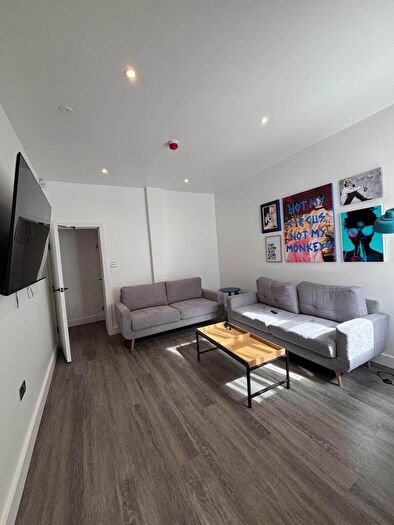 6 Bedroom Terraced House To Rent In Whitby Road, Fallowfield, M14