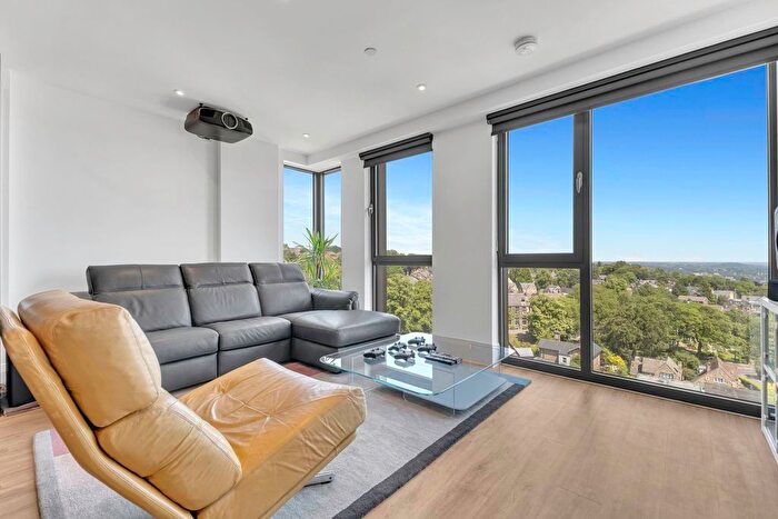 2 Bedroom Flat To Rent In Hallam Towers, Fulwood Road, S10