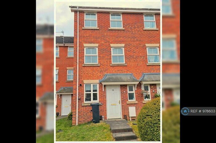4 Bedroom Terraced House To Rent In Blacksmith Place, Hamilton, Leicester, LE5