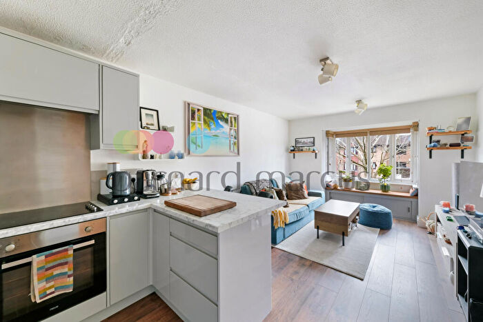 1 Bedroom Apartment To Rent In Westbury Close, Whyteleafe, CR3