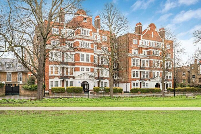2 Bedroom Flat For Sale In Sutton Lane North, London, W4