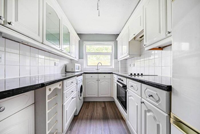1 Bedroom Flat For Sale In Brunswick Road, Sutton, SM1