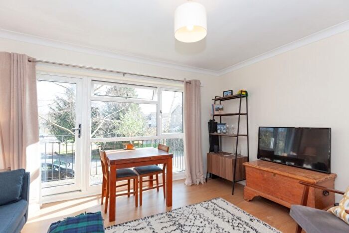 2 Bedroom Flat To Rent In Glyme Close, Woodstock, OX20