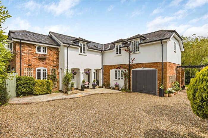 5 Bedroom Detached House For Sale In Halls Close, Hobbs Hill, Welwyn, AL6