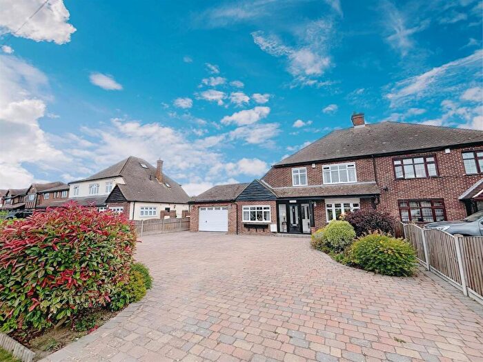 3 Bedroom Semi-Detached House For Sale In Fourth Avenue, Stanford-Le-Hope, SS17