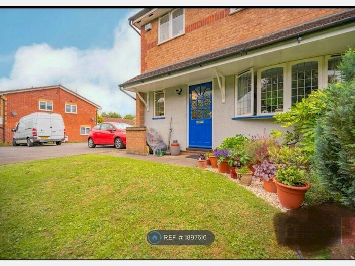 2 Bedroom End Of Terrace House To Rent In Thirlmere Close, Kettering, NN16