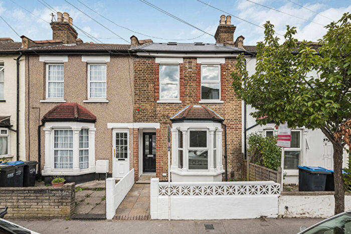 4 Bedroom Terraced House For Sale In Woodcroft Road, Thornton Heath, CR7