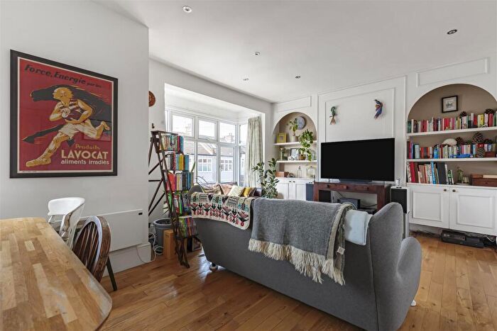 2 Bedroom Flat To Rent In Portman Avenue, East Sheen, SW14