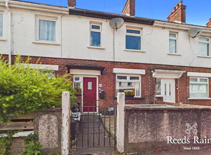 3 Bedroom Mid Terraced House For Sale In Strandburn Drive, Belfast, BT4