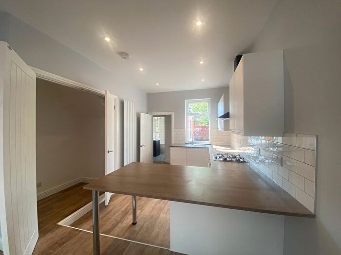 2 Bedroom End Of Terrace House To Rent In Station Road, Northfield, B31