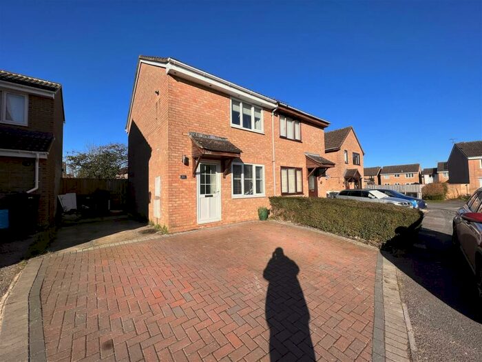 2 Bedroom Semi-Detached House For Sale In Lineacre Close, Grange Park, Swindon, SN5