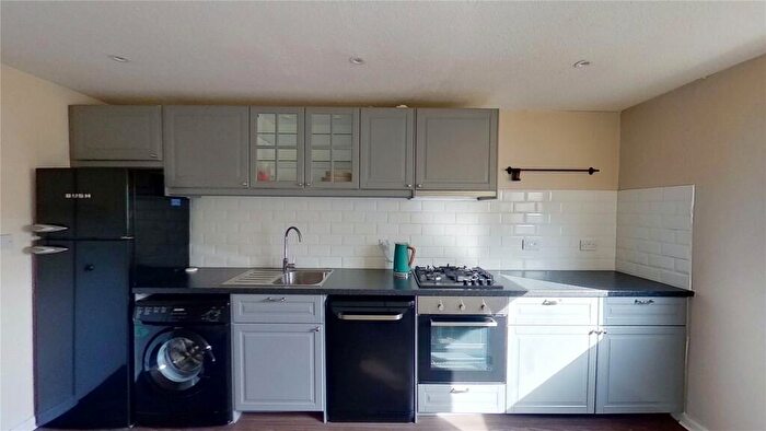 2 Bedroom Flat To Rent In Burns Street, Edinburgh, EH6