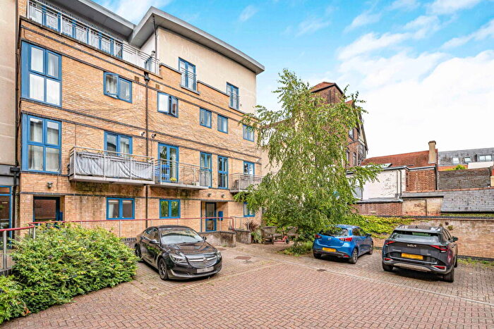 3 Bedroom Town House For Sale In Dovecot Road, High Wycombe, HP13