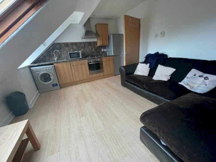 1 Bedroom Flat To Rent In Clive Street, Cardiff, CF11