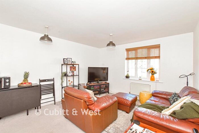 2 Bedroom Flat For Sale In The Boulevard, Chichester, West Sussex, PO20
