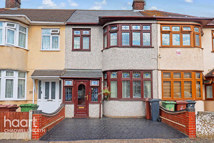 3 Bedroom Terraced House For Sale In Temple Avenue, Dagenham, RM8