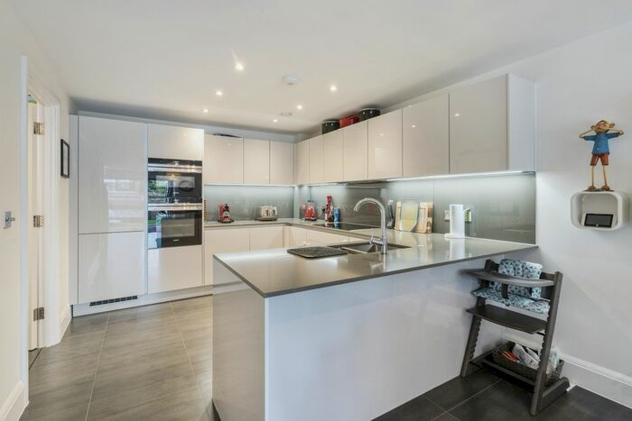 5 Bedroom End Of Terrace House To Rent In Twining Close, Tunbridge Wells, TN4