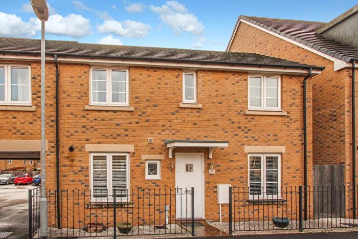 3 Bedroom End Of Terrace House For Sale In Falcon Road, Brympton, Yeovil, BA22
