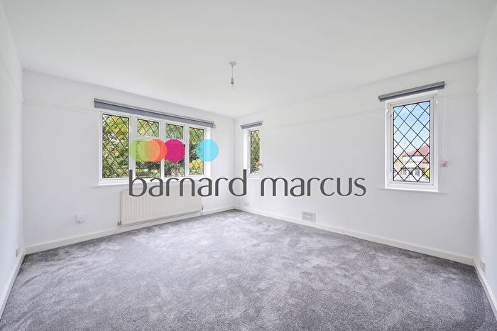 2 Bedroom Flat To Rent In Plough Lane, Wallington, SM6