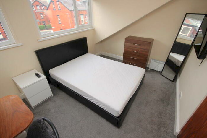 5 Bedroom Terraced House To Rent In Lucas Street, Woodhouse, Leeds, LS6