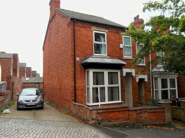 6 Bedroom Semi-Detached House To Rent In Queens Crescent, Lincoln, LN1