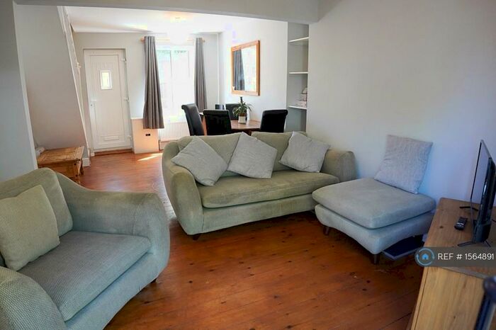 3 Bedroom Semi-Detached House To Rent In Eagle Cottages, Exeter, EX4