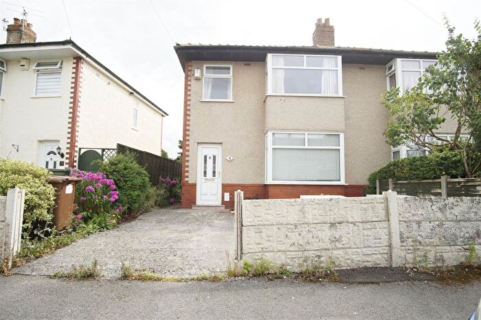 3 Bedroom Semi Detached House To Rent In Lawrence Avenue, Preston, PR1