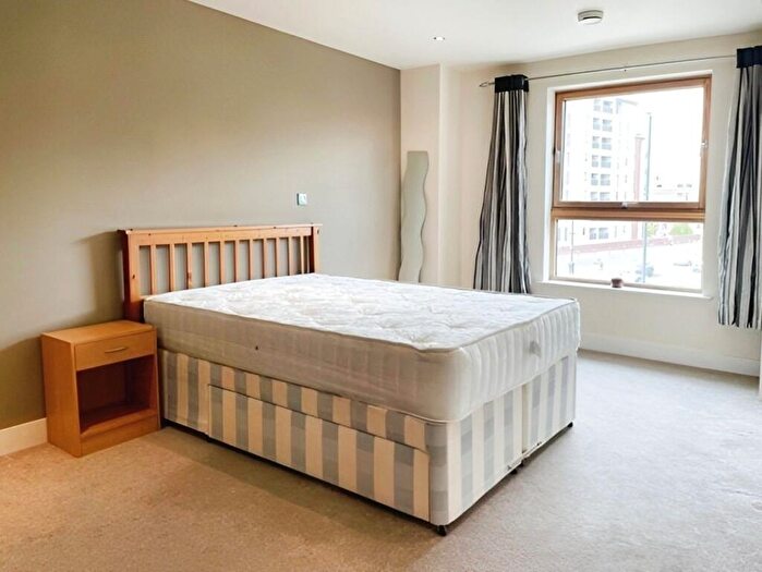 2 Bedroom Flat To Rent In Armouries Way, Leeds, West Yorkshire, Uk, LS10