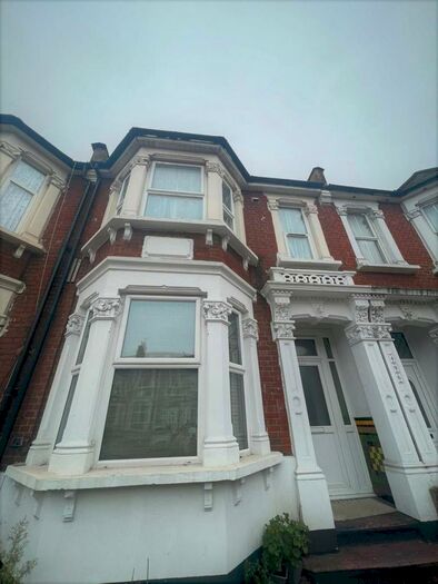 1 Bedroom Flat To Rent In Romford Road, London, E7