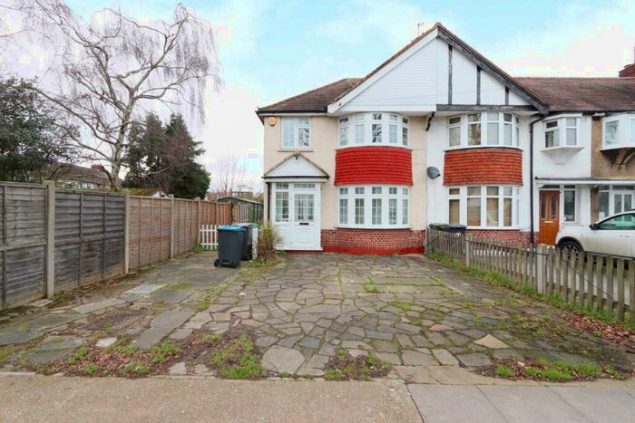 3 Bedroom Semi-Detached House To Rent In Clarence Avenue, New Malden, KT3