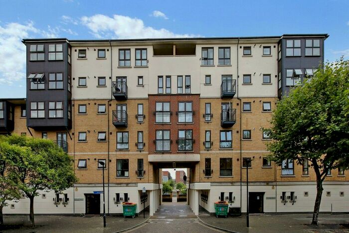 2 Bedroom Flat To Rent In Wesley Avenue, London, E16