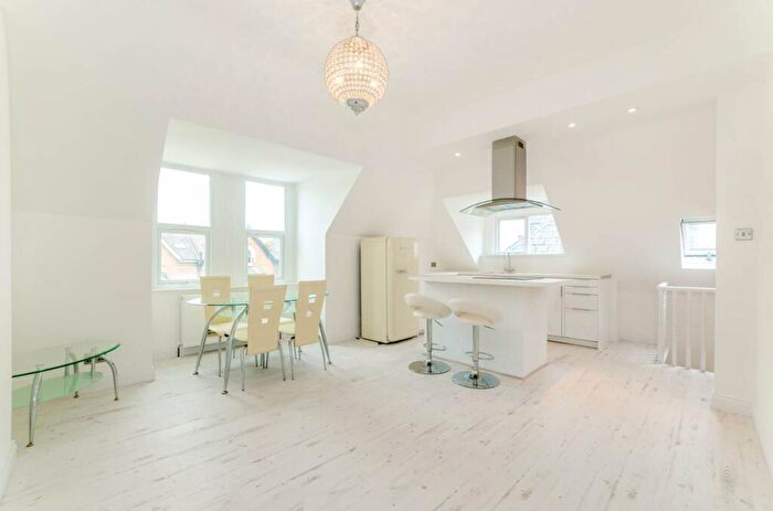 1 Bedroom Flat To Rent In Park Avenue, Wood Green, London, N22