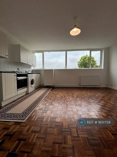 2 Bedroom Flat To Rent In Cypress Road, South Norwood, SE25