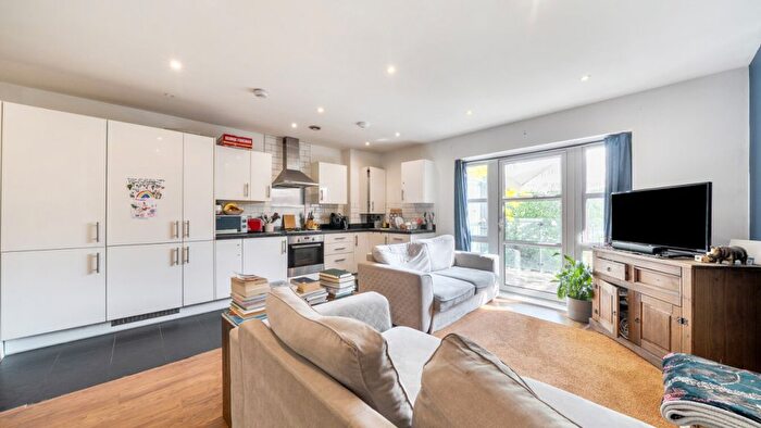 2 Bedroom Flat For Sale In Carroll Court, CR4