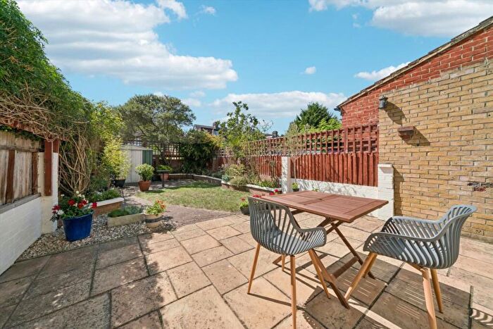 3 Bedroom Terraced House For Sale In Framfield Road, Tooting, CR4