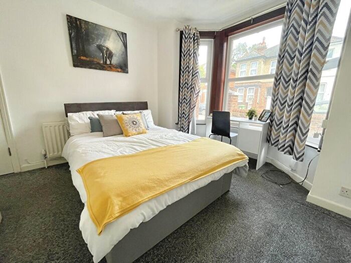 1 Bedroom Semi-Detached House To Rent In Burlington Road, Southampton, SO15