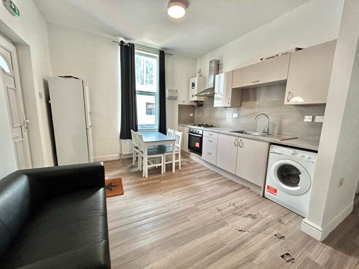 2 Bedroom Apartment To Rent In Hartley Road, Nottingham, NG7