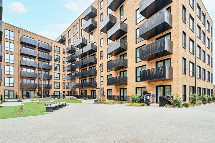 2 Bedroom Flat For Sale In Hanwell, Ealing, Hanwell, W7