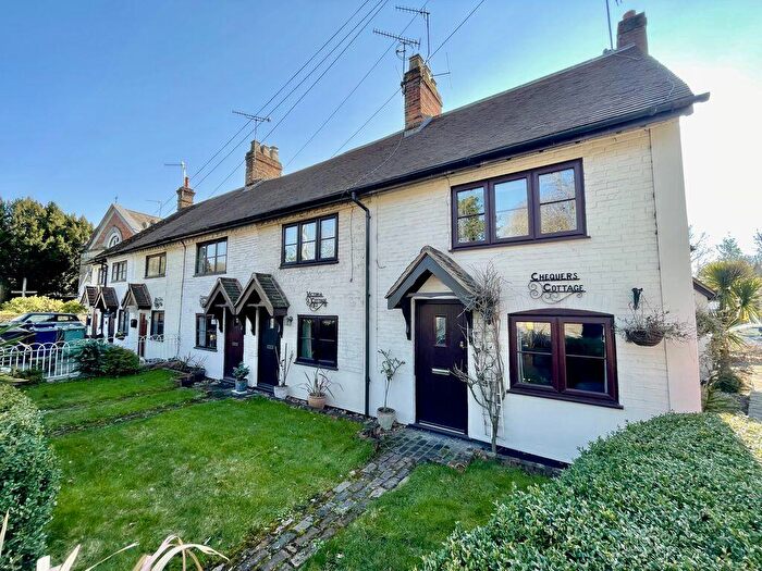 3 Bedroom Cottage For Sale In Cores End Road, Bourne End, SL8