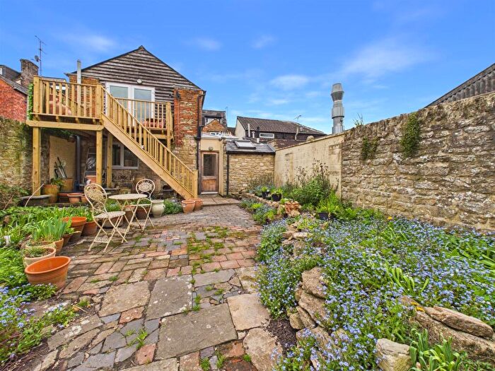 2 Bedroom Cottage For Sale In The Causeway, Chippenham, SN15