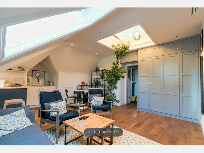 1 Bedroom Flat To Rent In Woodville Gardens, London, W5