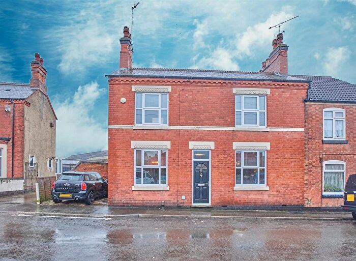 3 Bedroom End Of Terrace House For Sale In Druid Street, Hinckley, LE10