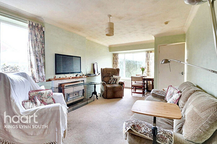 3 Bedroom Detached Bungalow For Sale In Spenser Road, South Wootton, PE30