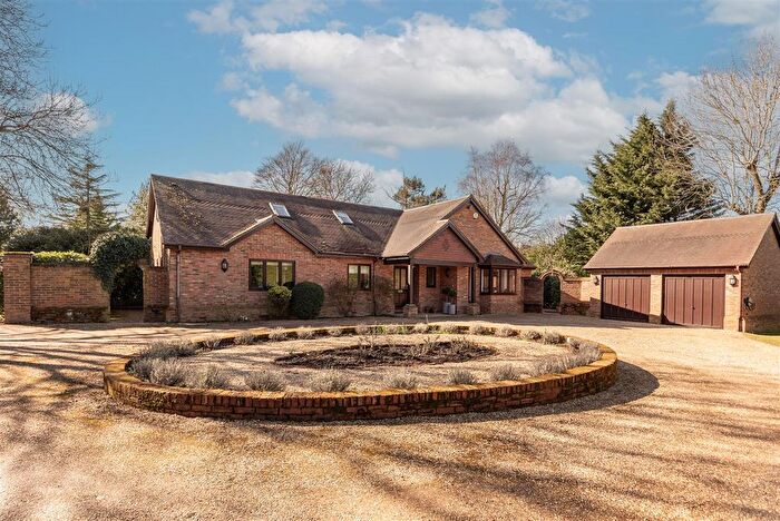 4 Bedroom Detached House For Sale In Holly Lane, Harpenden, AL5