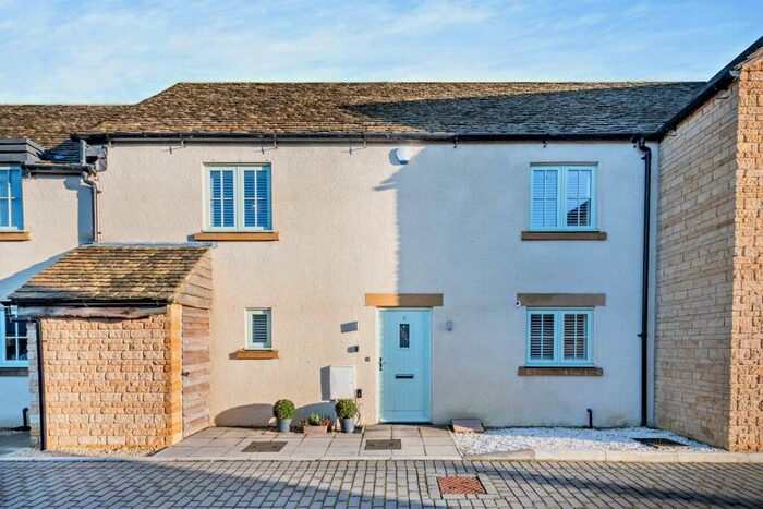 3 Bedroom Terraced House For Sale In Windrush Heights, Windrush, OX18