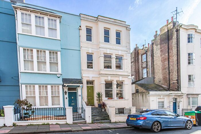 3 Bedroom End Terrace House For Sale In Norfolk Road, Brighton, BN1