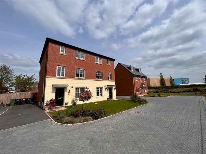 4 Bedroom Semi-Detached House To Rent In Devana Gardens, Chester, CH4